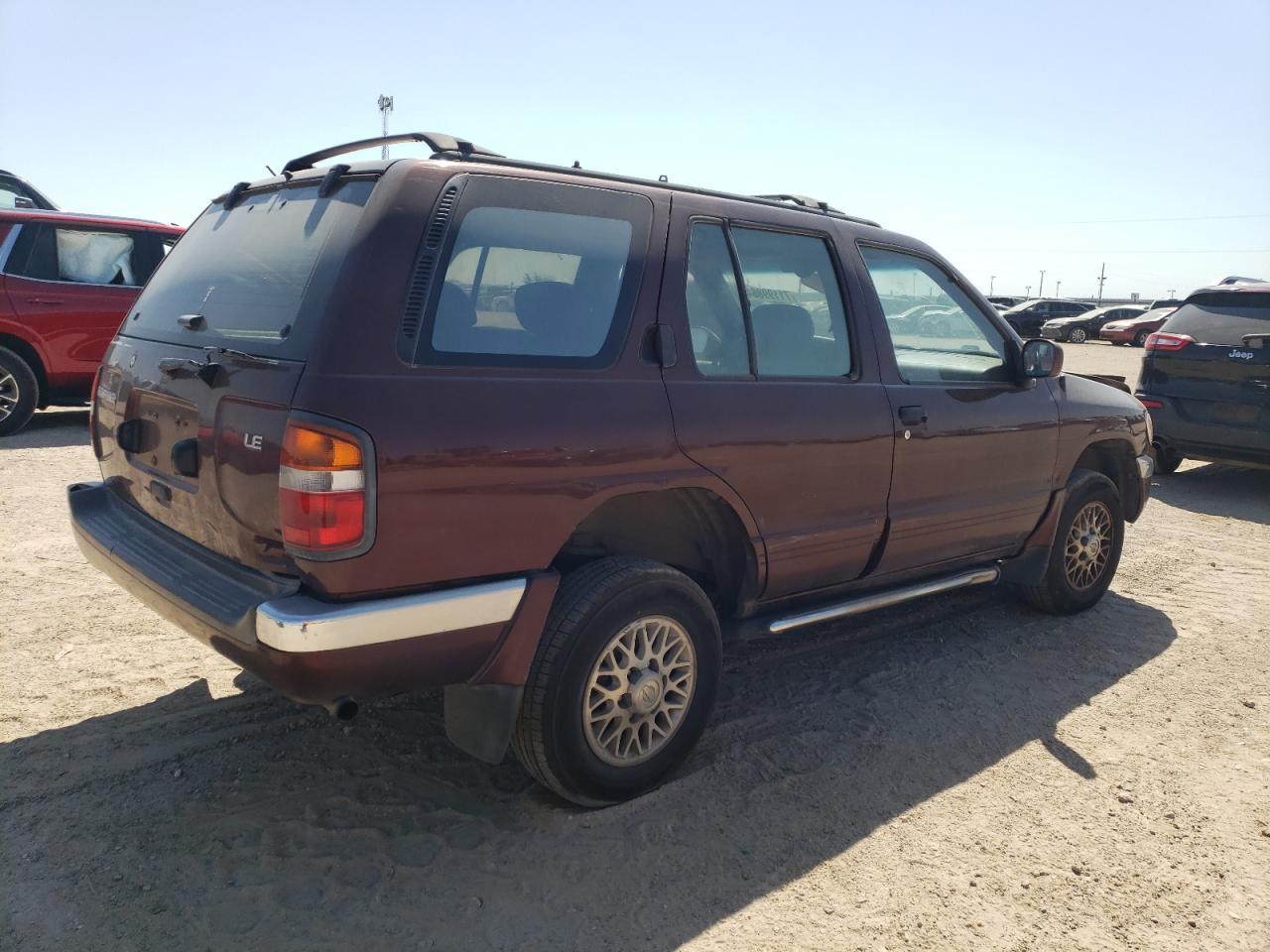 1997 Nissan Pathfinder Xe - Image 3