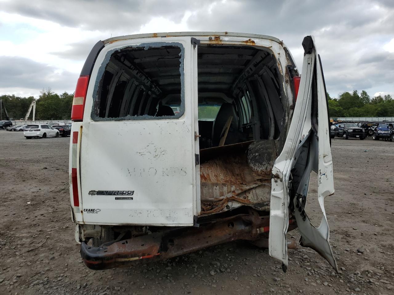 2013 Chevrolet Express G3500 - Фото 6