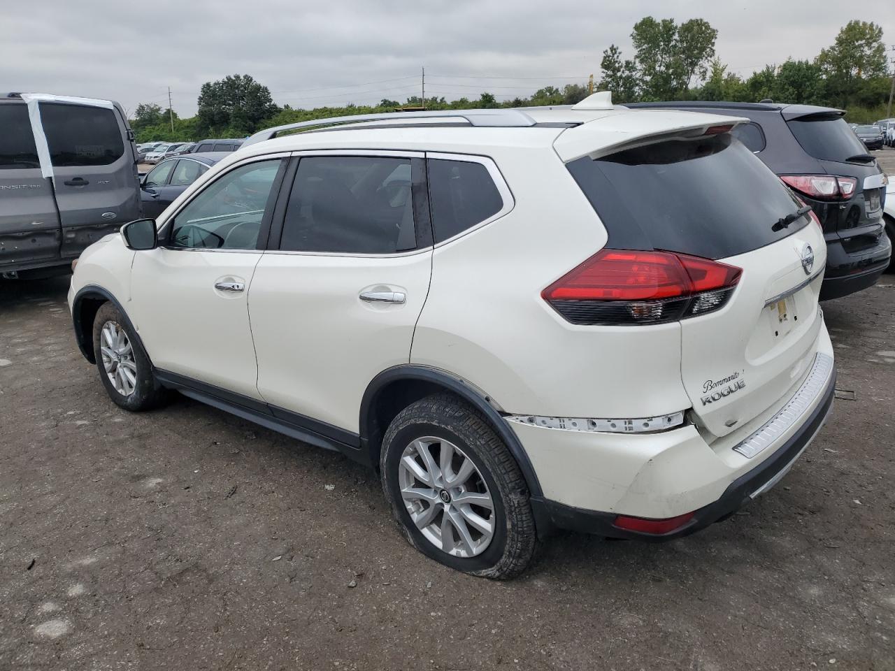 2017 Nissan Rogue S - Image 2