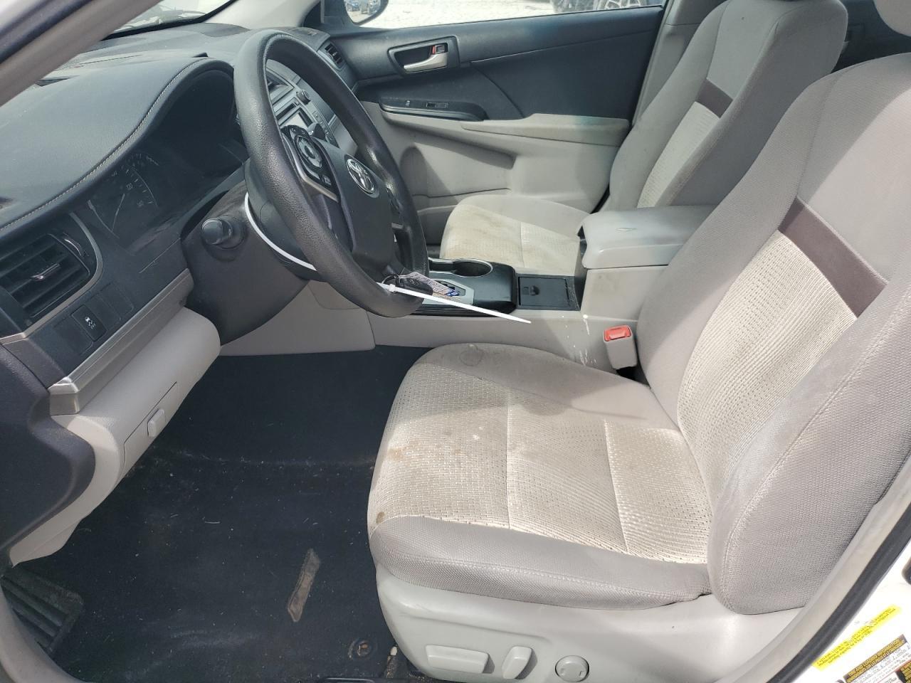 2014 Toyota Camry L - Image 7