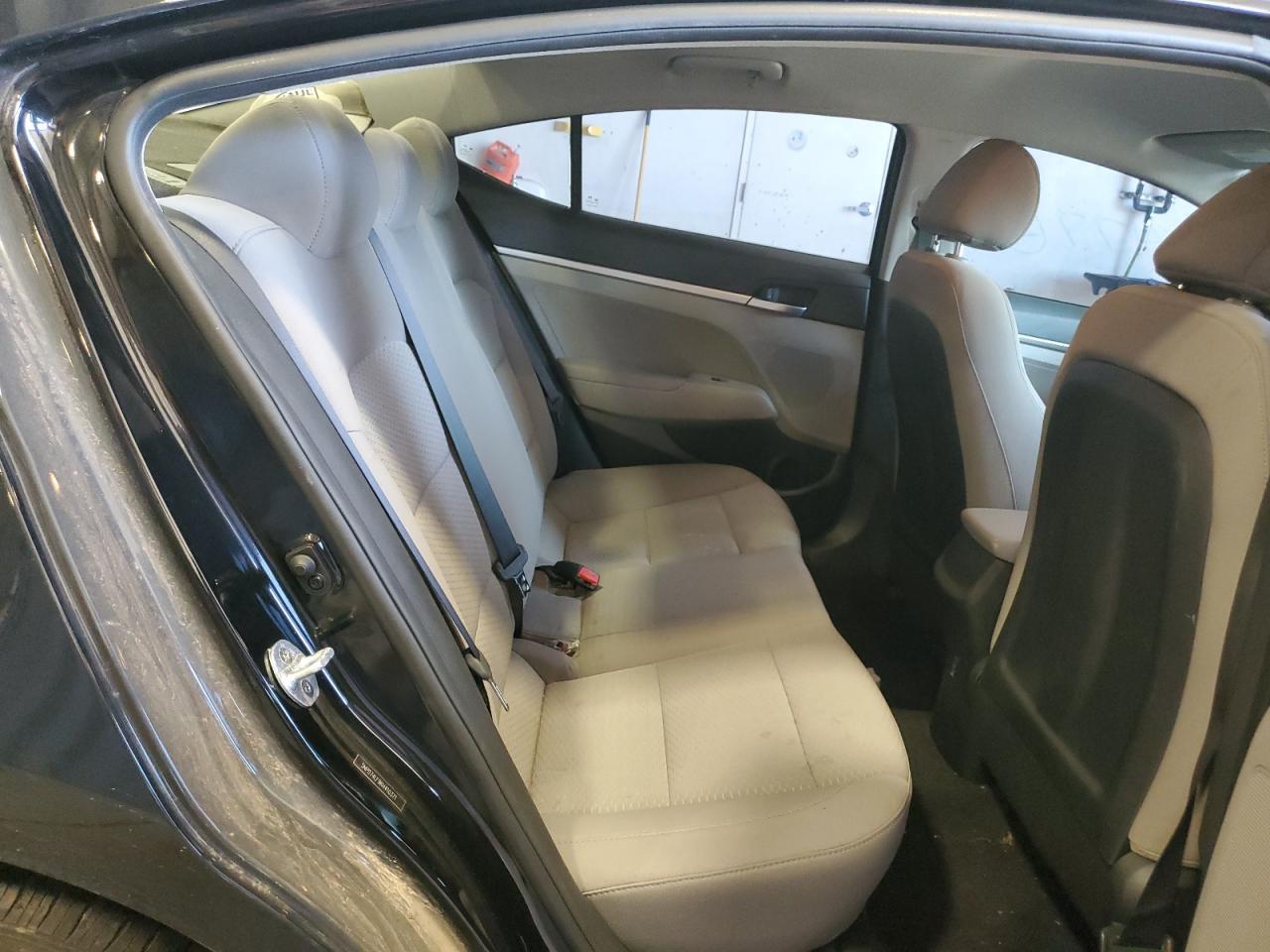 2019 Hyundai Elantra Se - Image 6