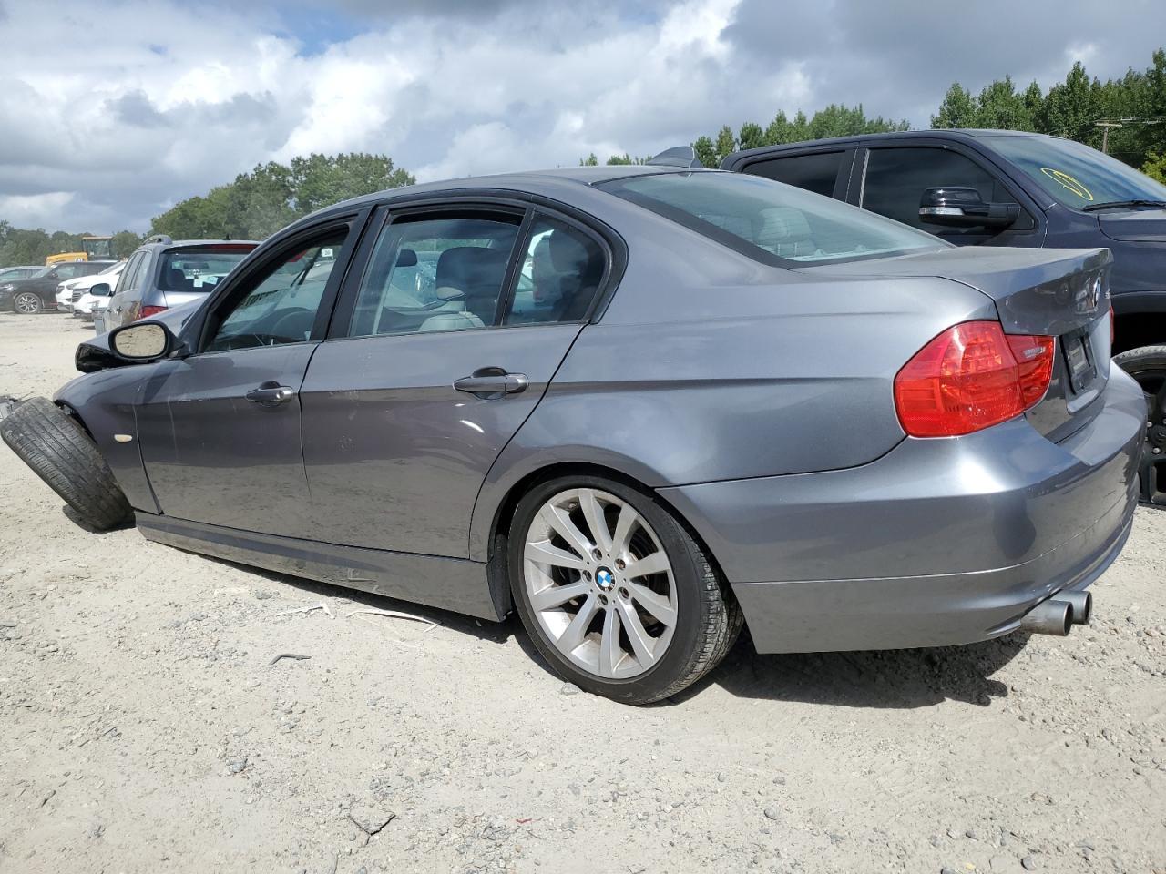 2011 BMW 328 I Sulev - Image 2