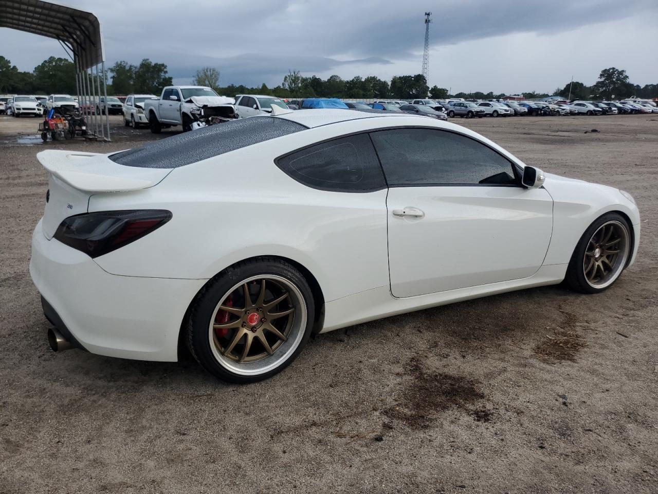 2011 Hyundai Genesis Coupe 3.8L - Image 3