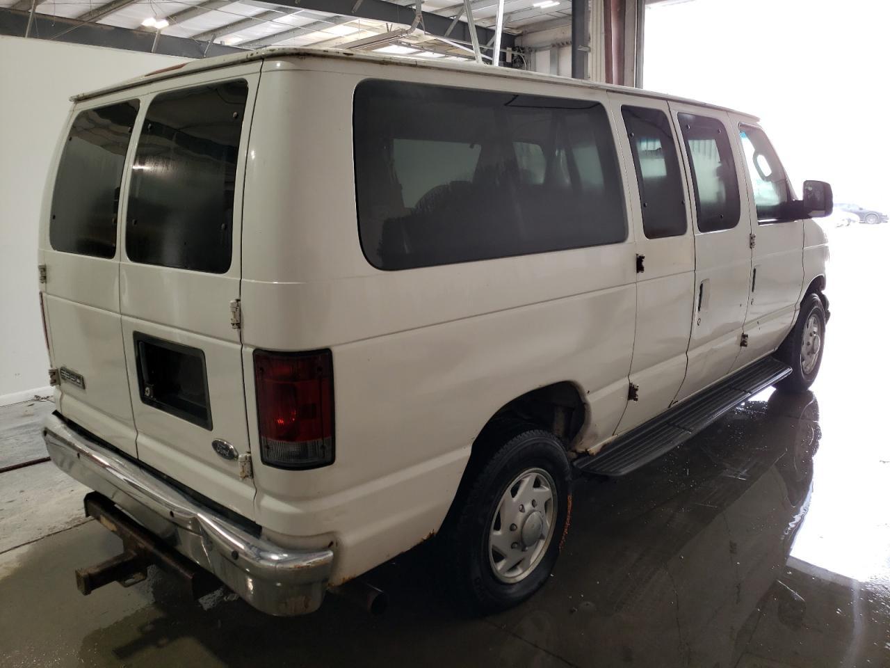 2006 Ford Econoline E350 Super Duty Wagon - Фото 3