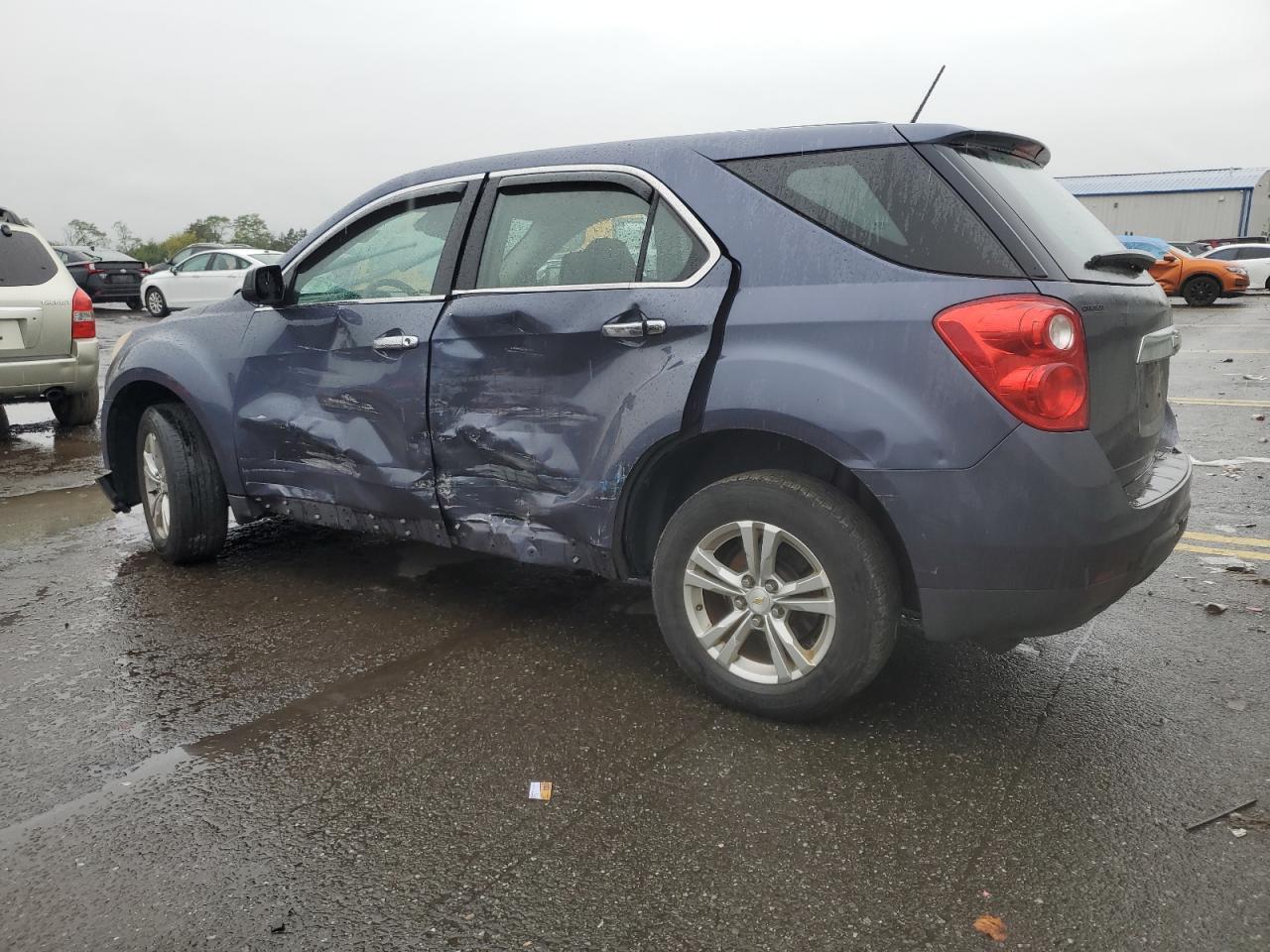 2013 Chevrolet Equinox Ls - Image 2