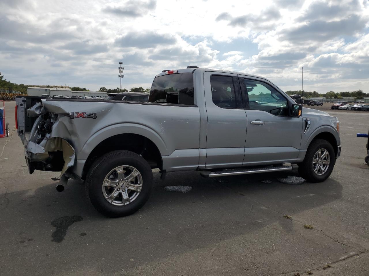 2023 Ford F150 Super Cab - Фото 3