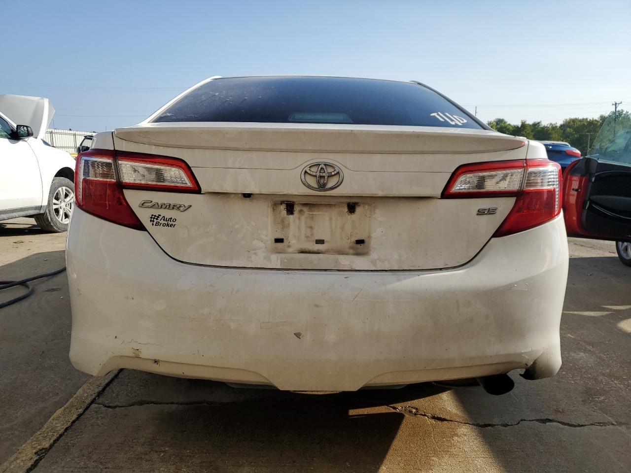 2014 Toyota Camry L - Image 6