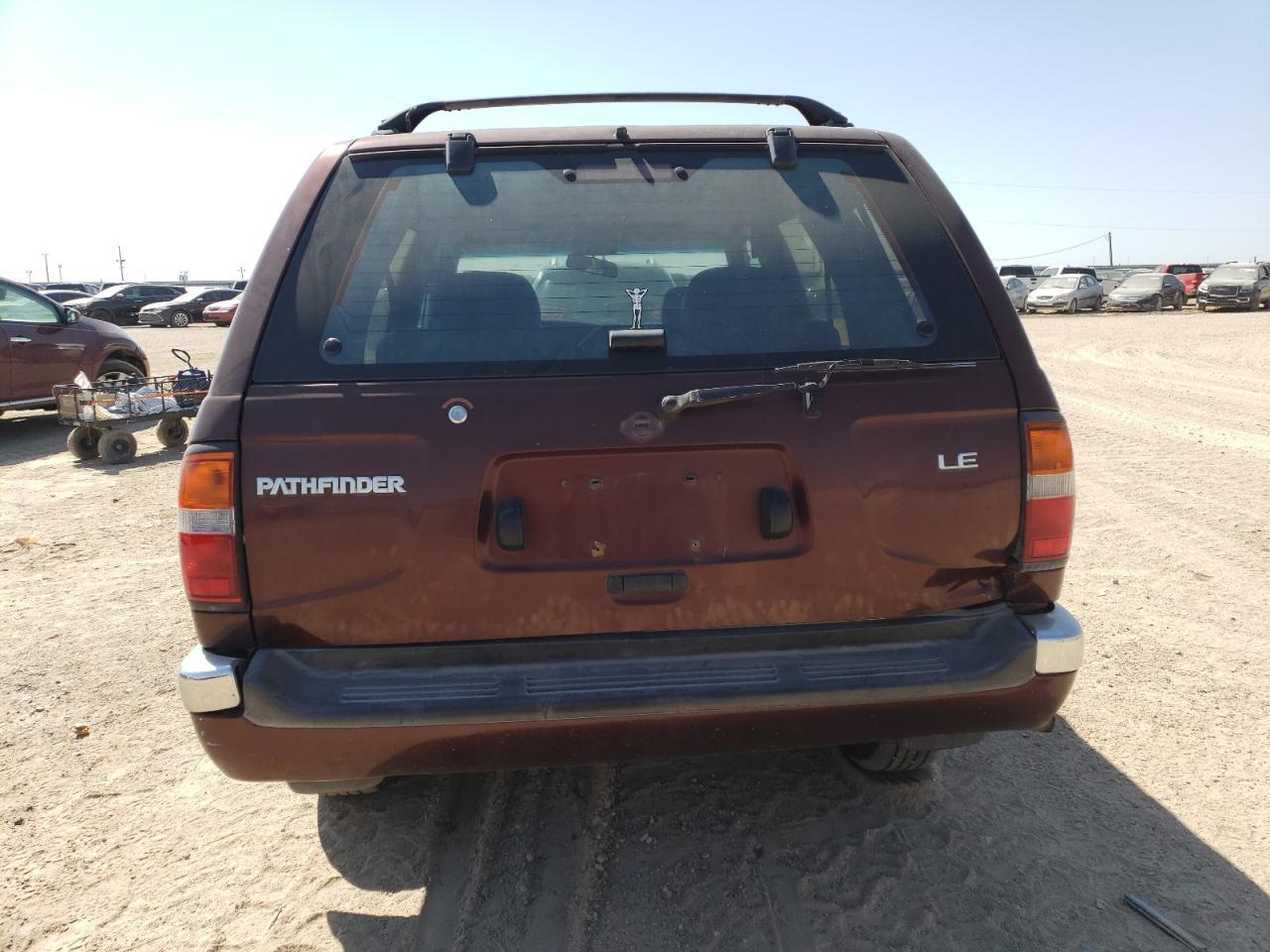 1997 Nissan Pathfinder Xe - Image 6