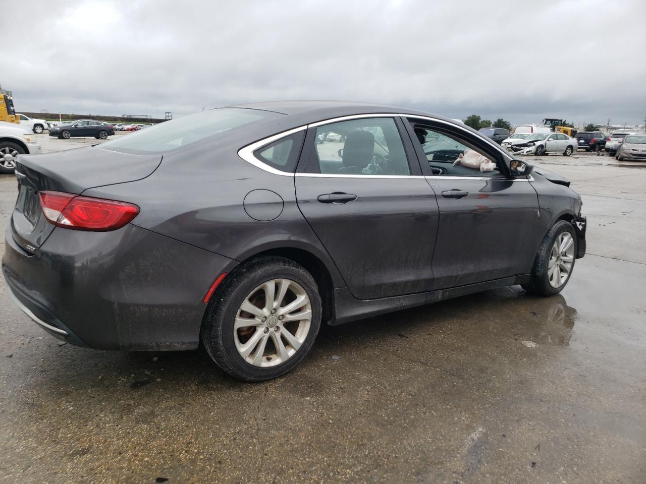 2016 Chrysler 200 Limited - Image 3
