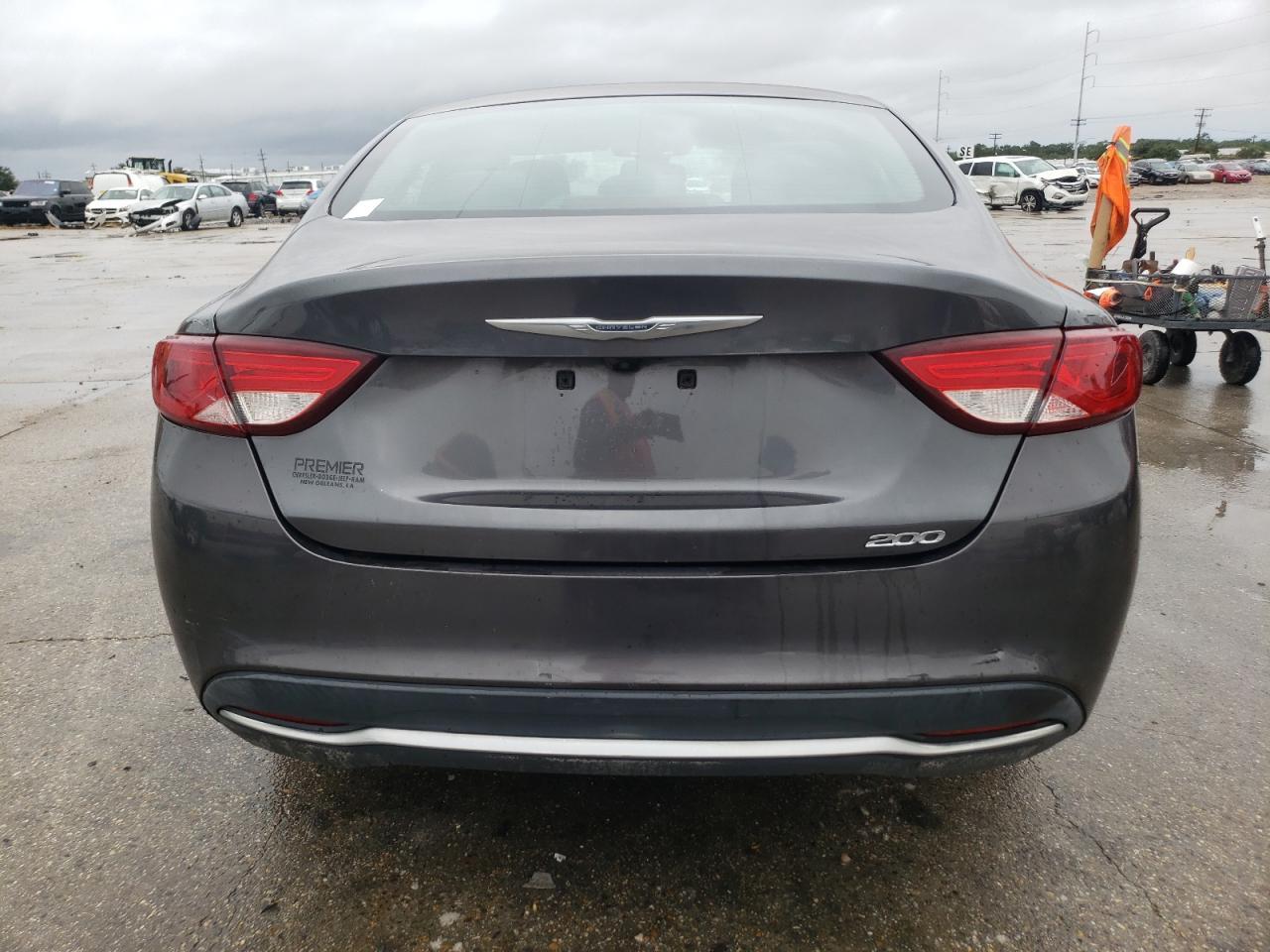 2016 Chrysler 200 Limited - Image 6