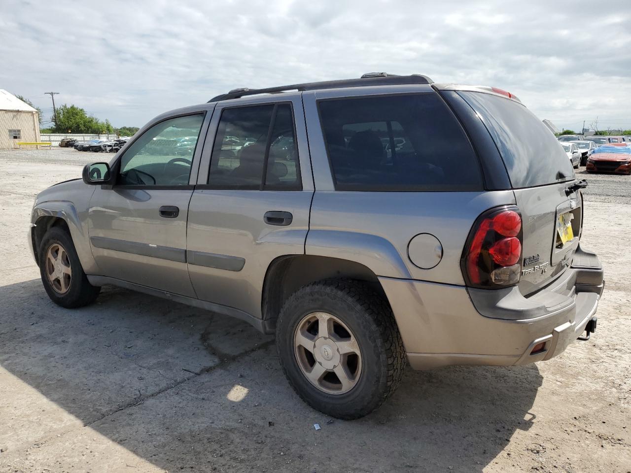 2005 Chevrolet Trailblazer Ls - Image 2