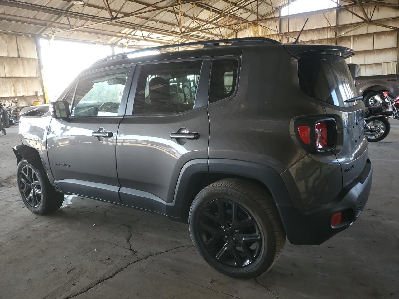 2016 Jeep Renegade Latitude - Image 2