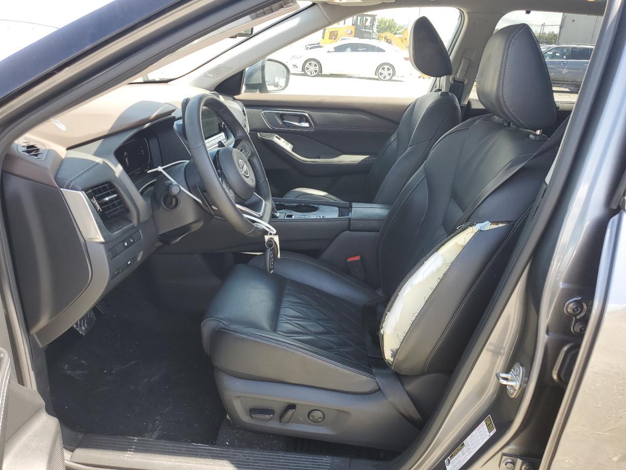 2022 Nissan Rogue Platinum - Image 7