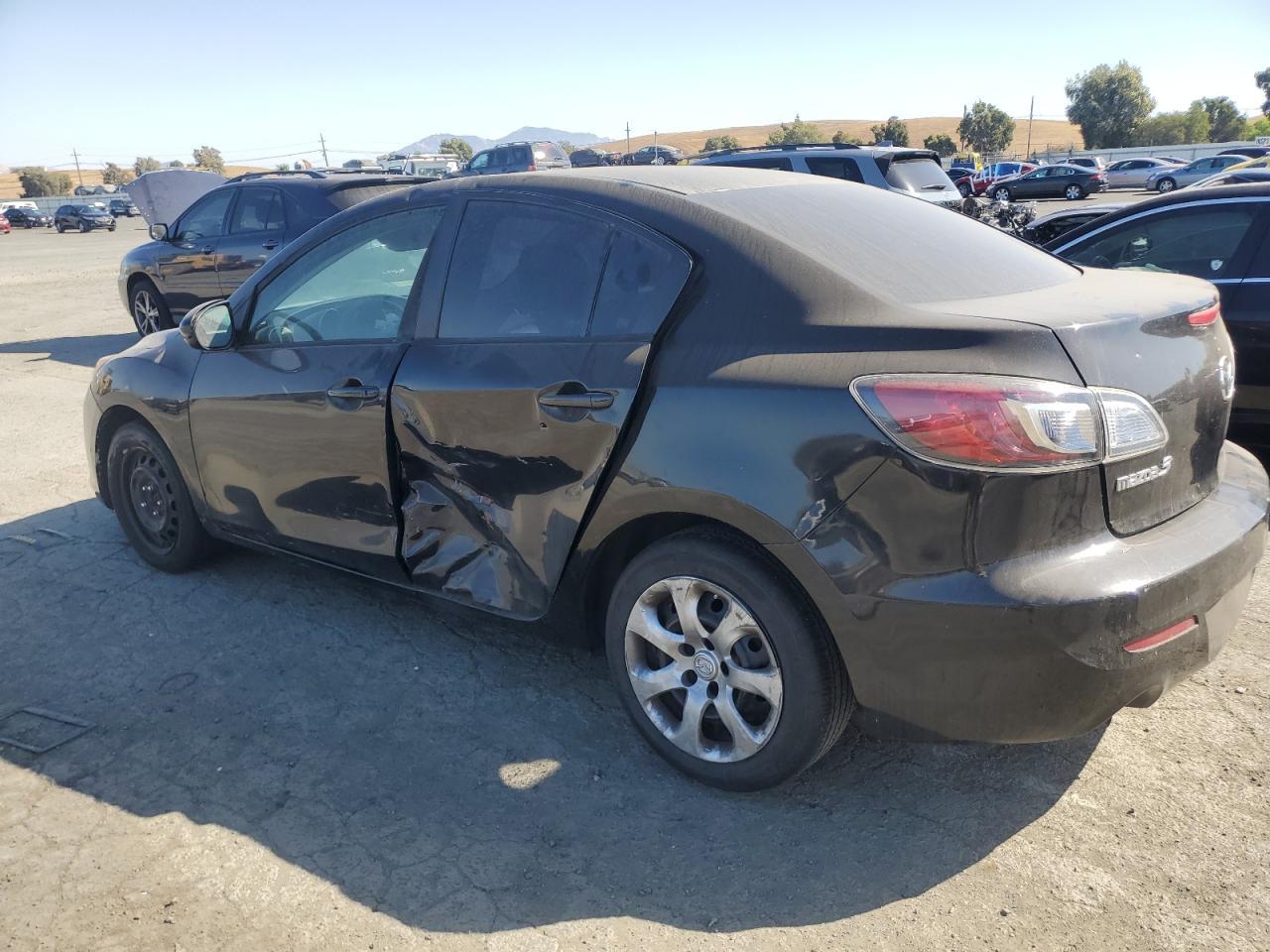 2013 Mazda 3 I - Image 2