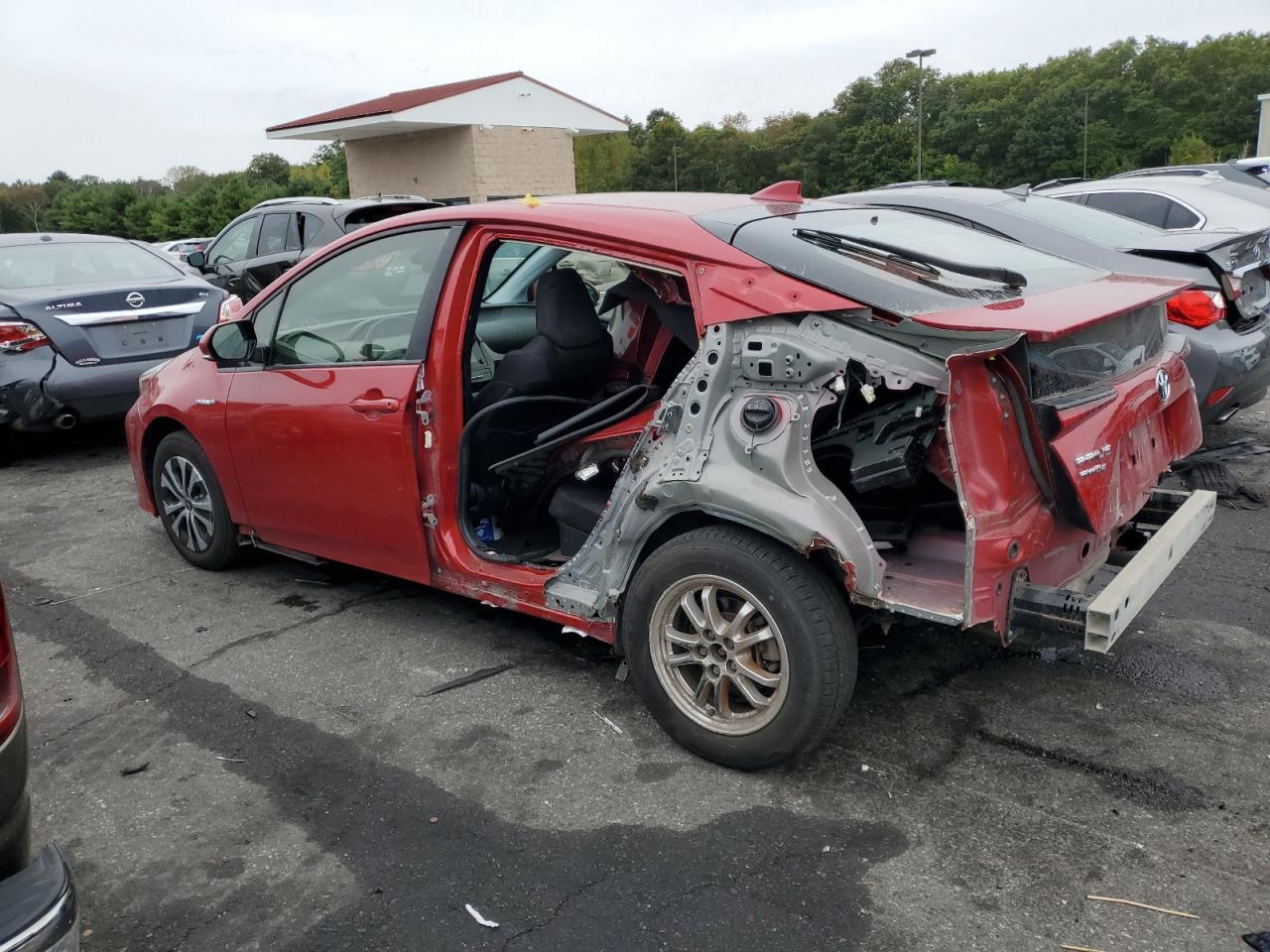 2019 Toyota Prius - Image 2