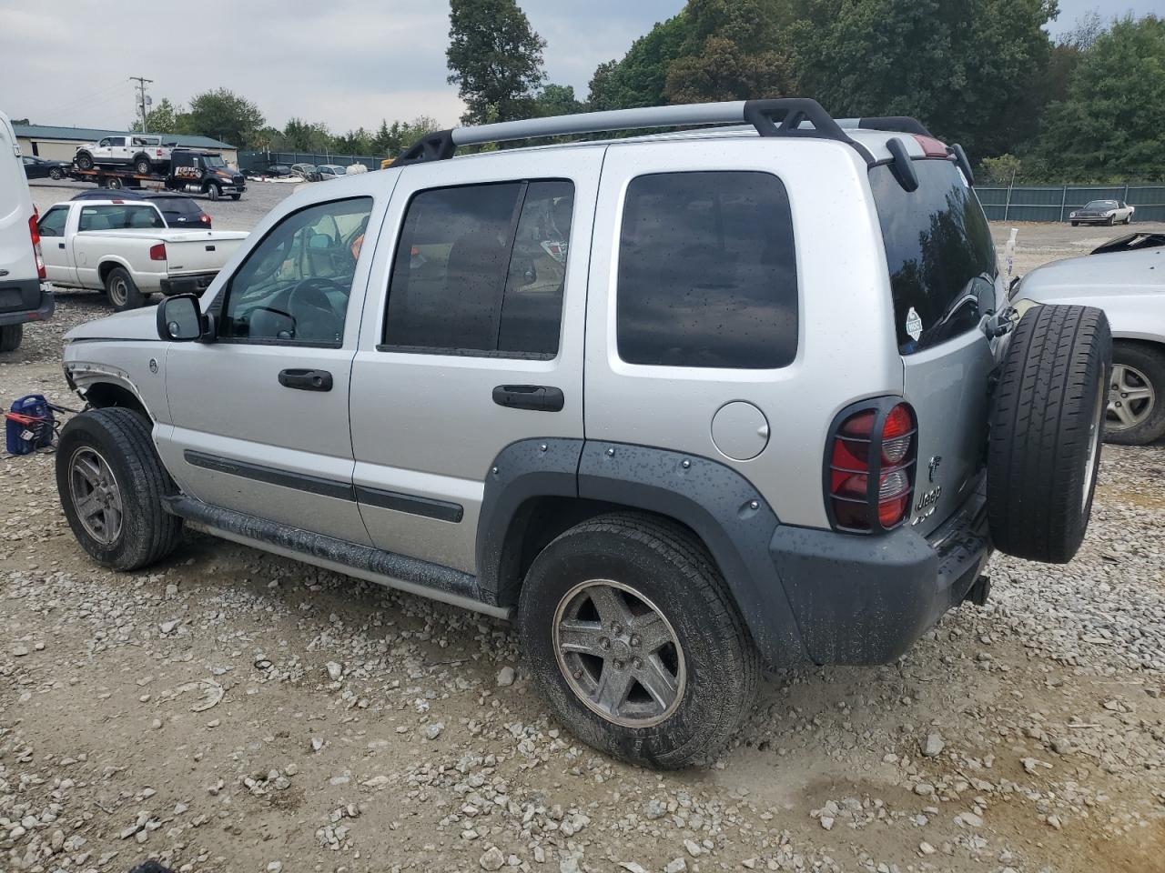 2005 Jeep Liberty Renegade - Фото 2