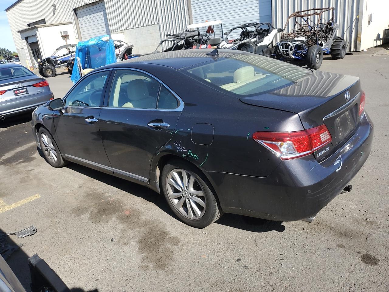 2010 Lexus Es 350 - Image 2