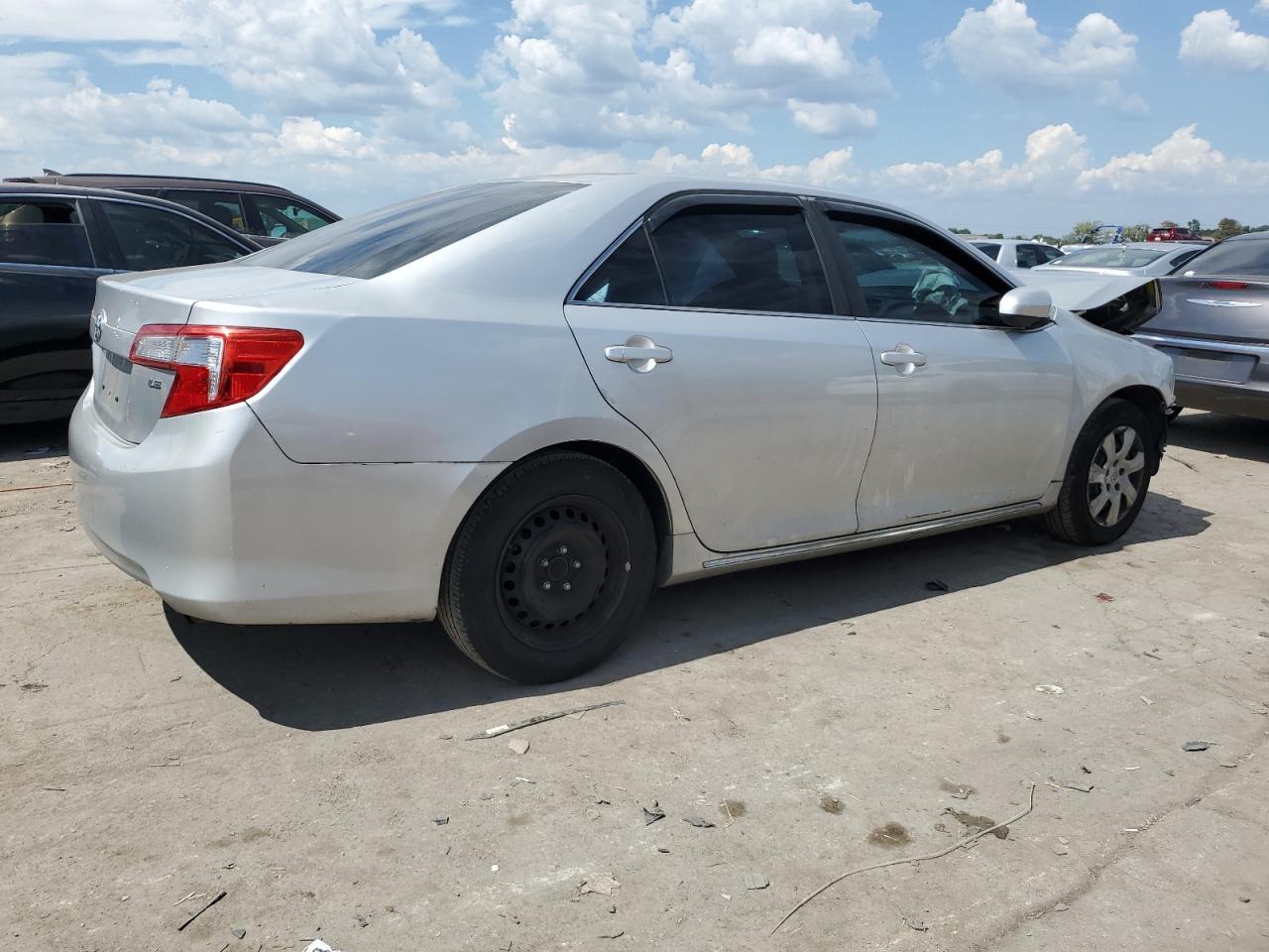 2014 Toyota Camry L - Фото 3
