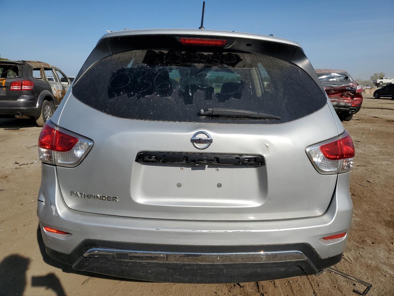 2016 Nissan Pathfinder S - Фото 6