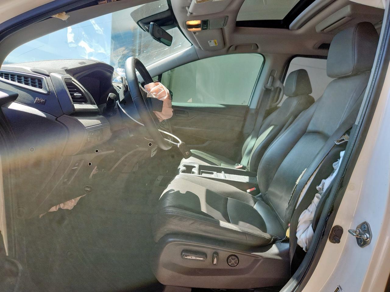 2018 Honda Odyssey Touring - Image 7