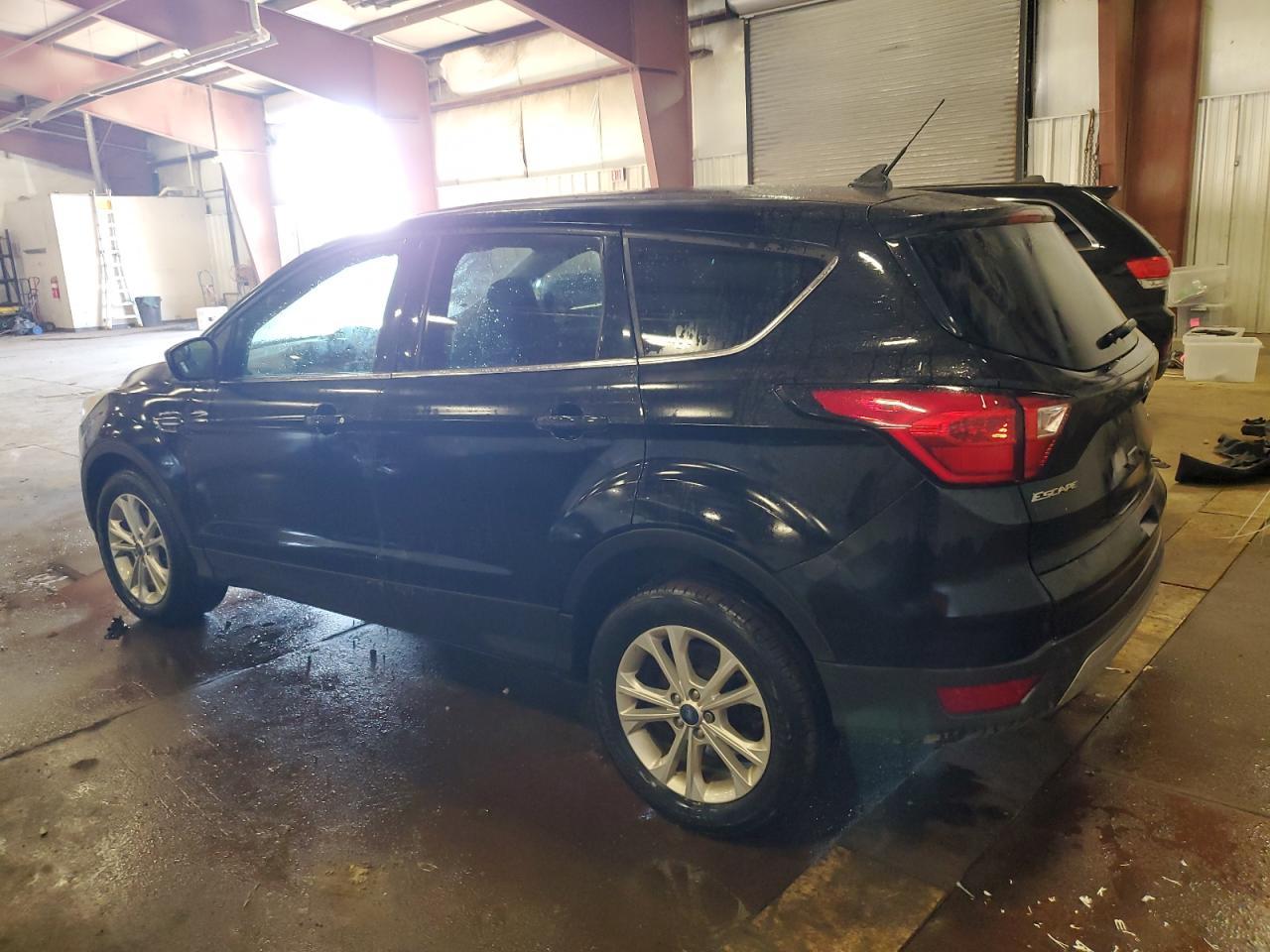2019 Ford Escape Se - Фото 2