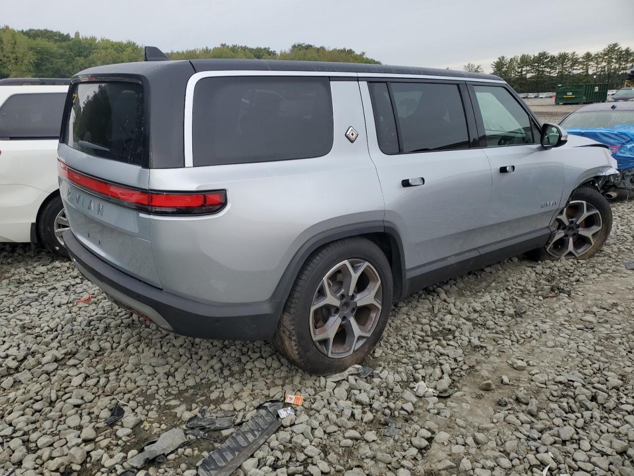 2024 Rivian R1S Adventure - Фото 3