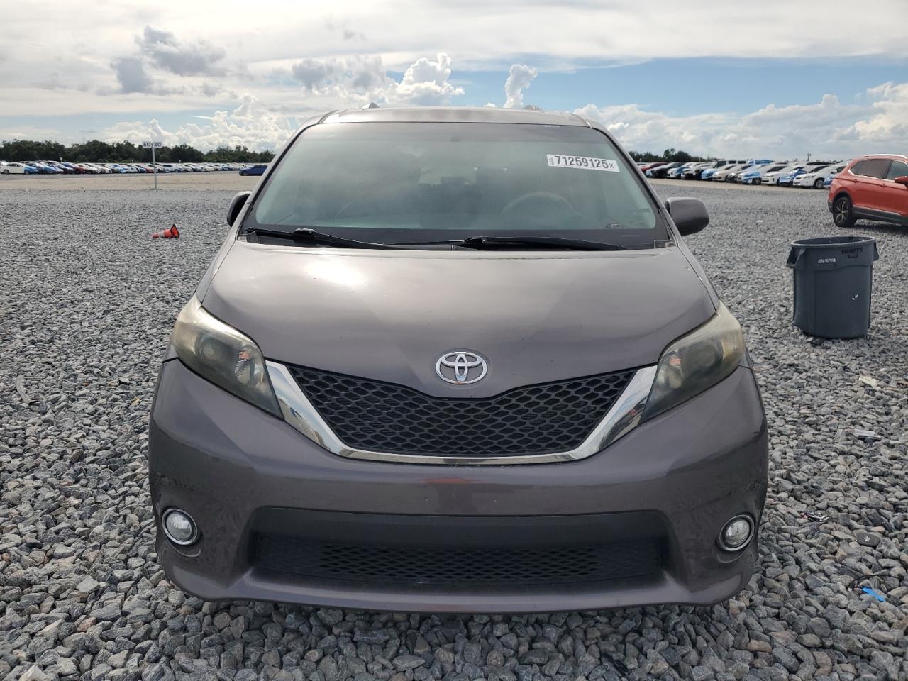 2013 Toyota Sienna Sport - Фото 5