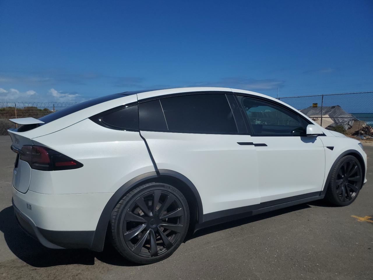 2022 Tesla Model X - Фото 3