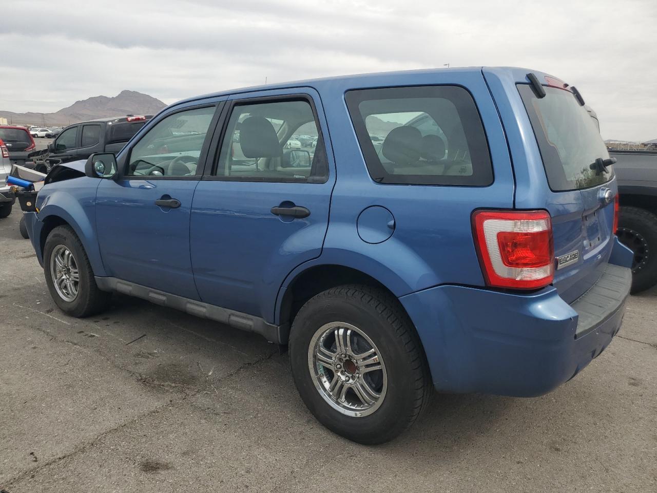 2009 Ford Escape Xls - Image 2