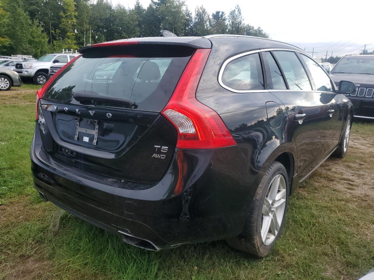 2015 Volvo V60 Premier - Фото 4