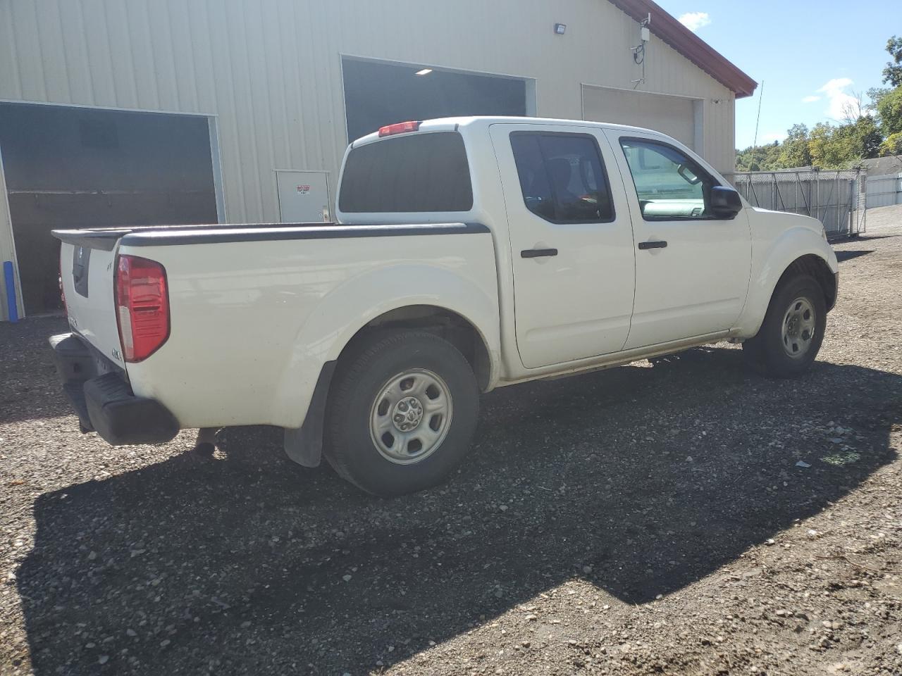 2017 Nissan Frontier S - Image 3
