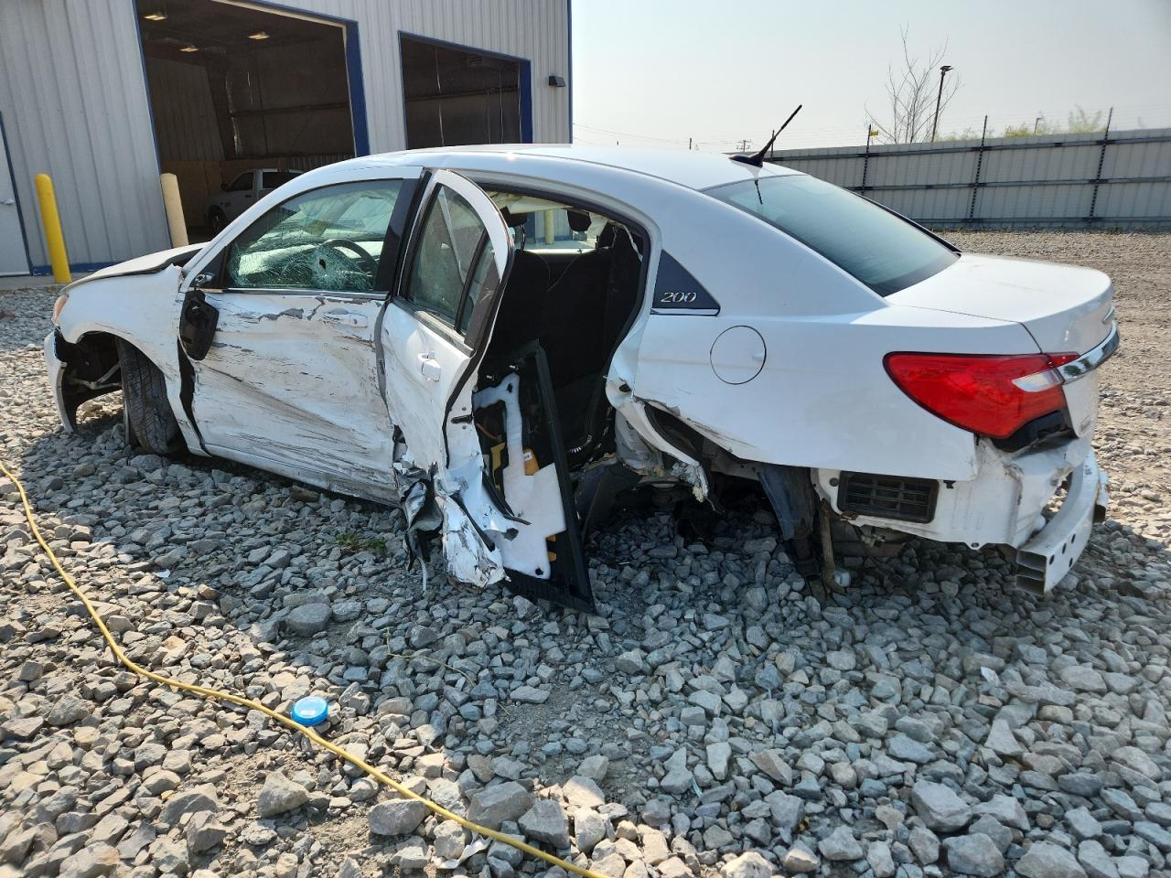 2013 Chrysler 200 Touring - Фото 2