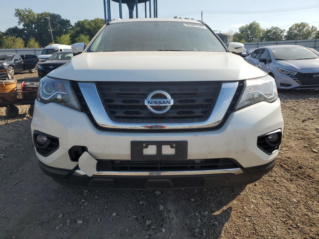 2018 Nissan Pathfinder S - Image 5