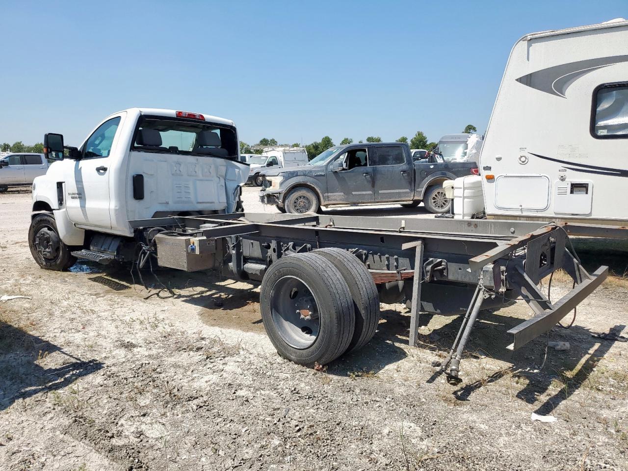 2023 Chevrolet Silverado Medium Duty - Image 2