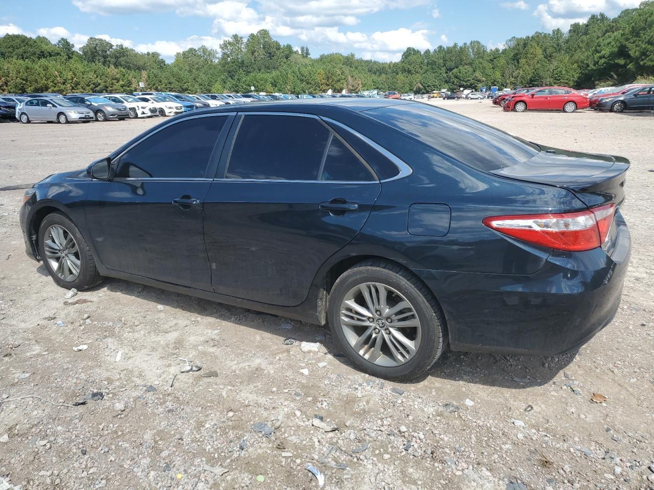 2015 Toyota Camry Le - Фото 2