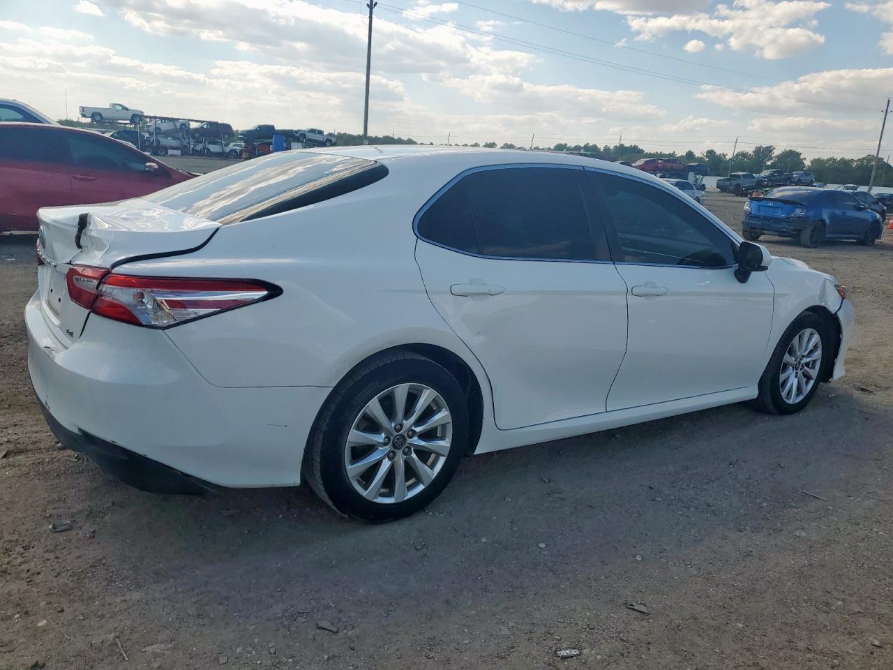 2018 Toyota Camry L - Фото 3