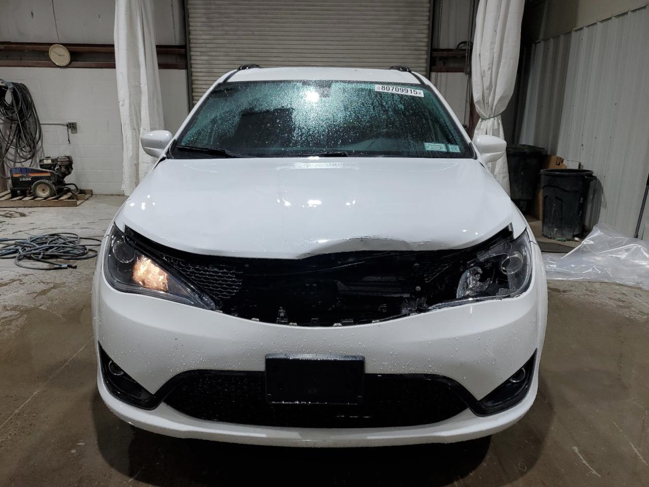 2019 Chrysler Pacifica Touring Plus - Фото 5