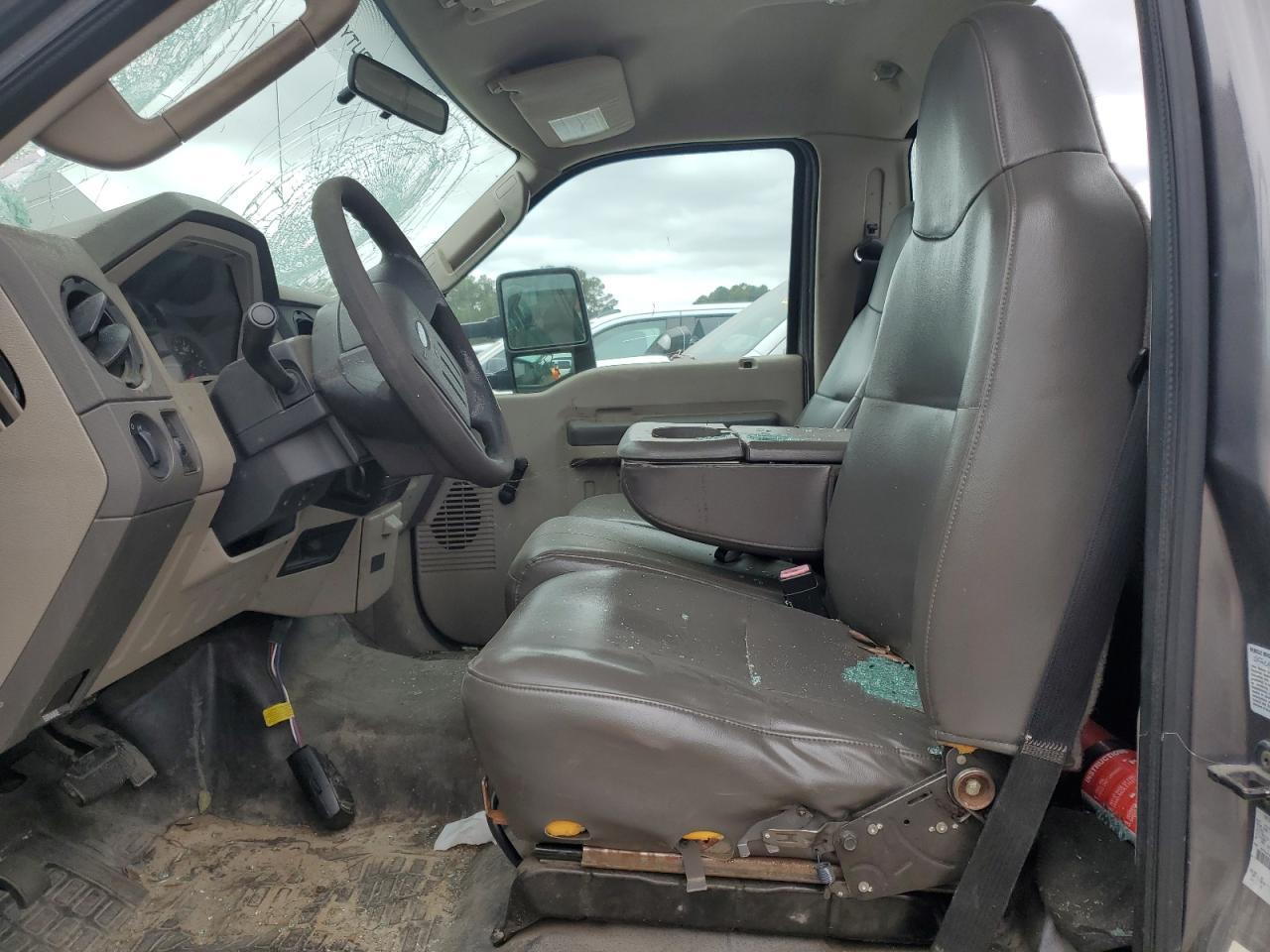 2009 Ford F450 Super Duty - Image 7