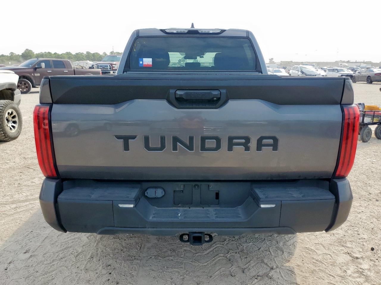 2022 Toyota Tundra Crewmax Sr - Image 6