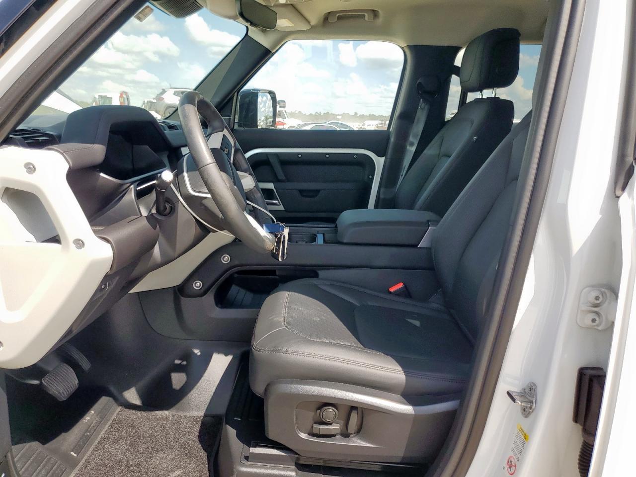 2024 Land Rover Defender 110 S - Фото 7