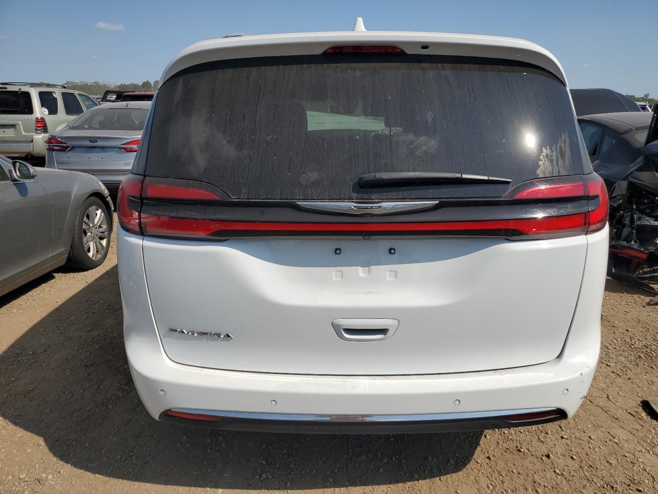 2022 Chrysler Pacifica Touring L - Фото 6