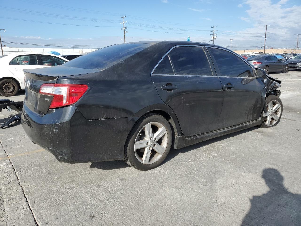 2014 Toyota Camry L - Фото 3