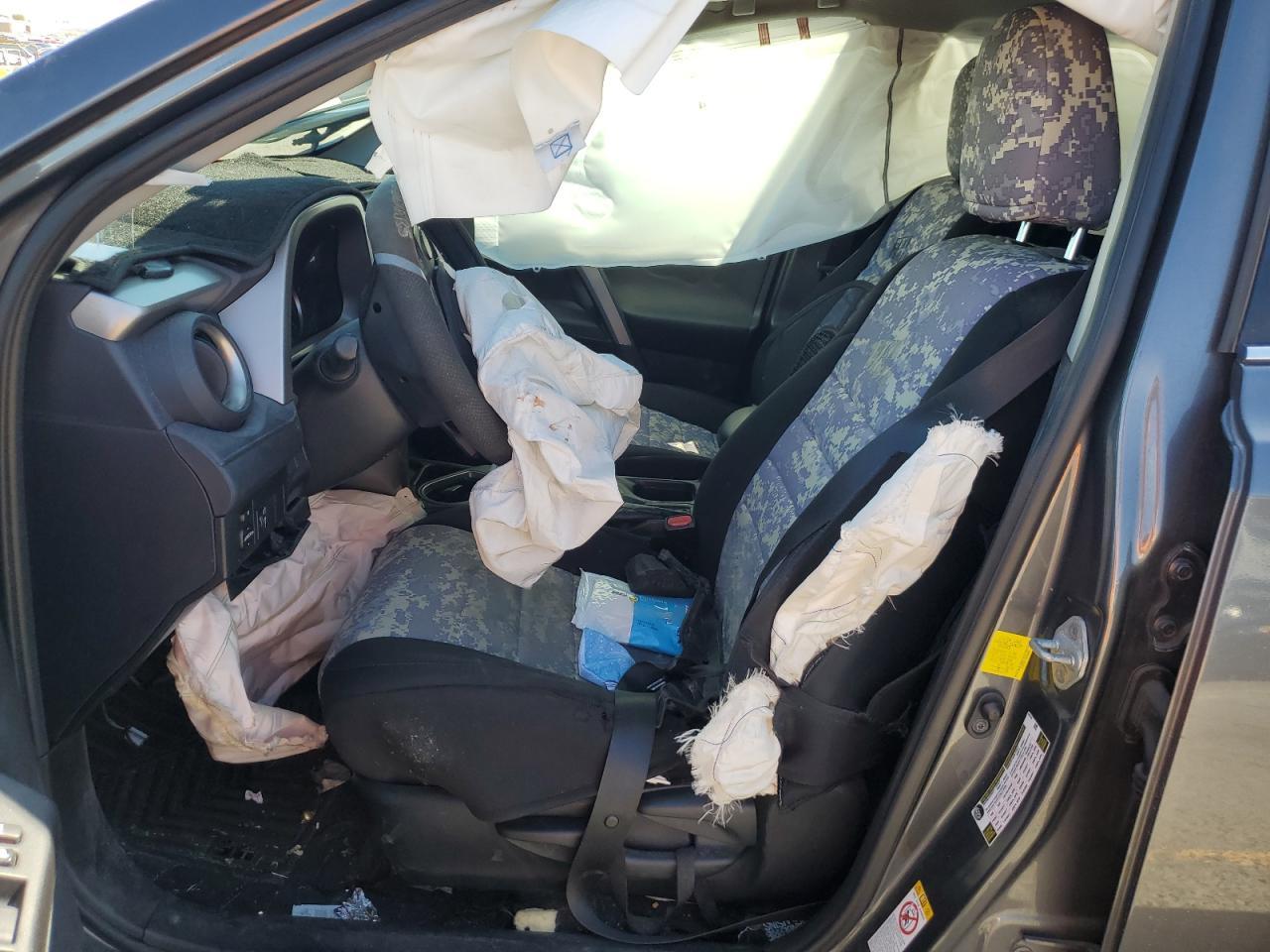 2016 Toyota Rav4 Le - Image 7