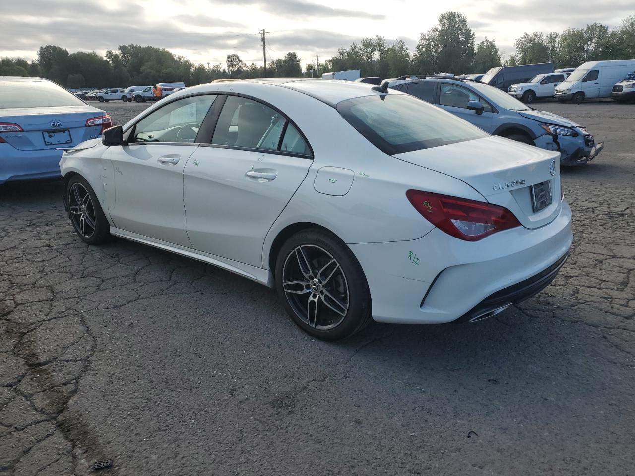 2018 Mercedes-Benz Cla 250 4Matic - Фото 2
