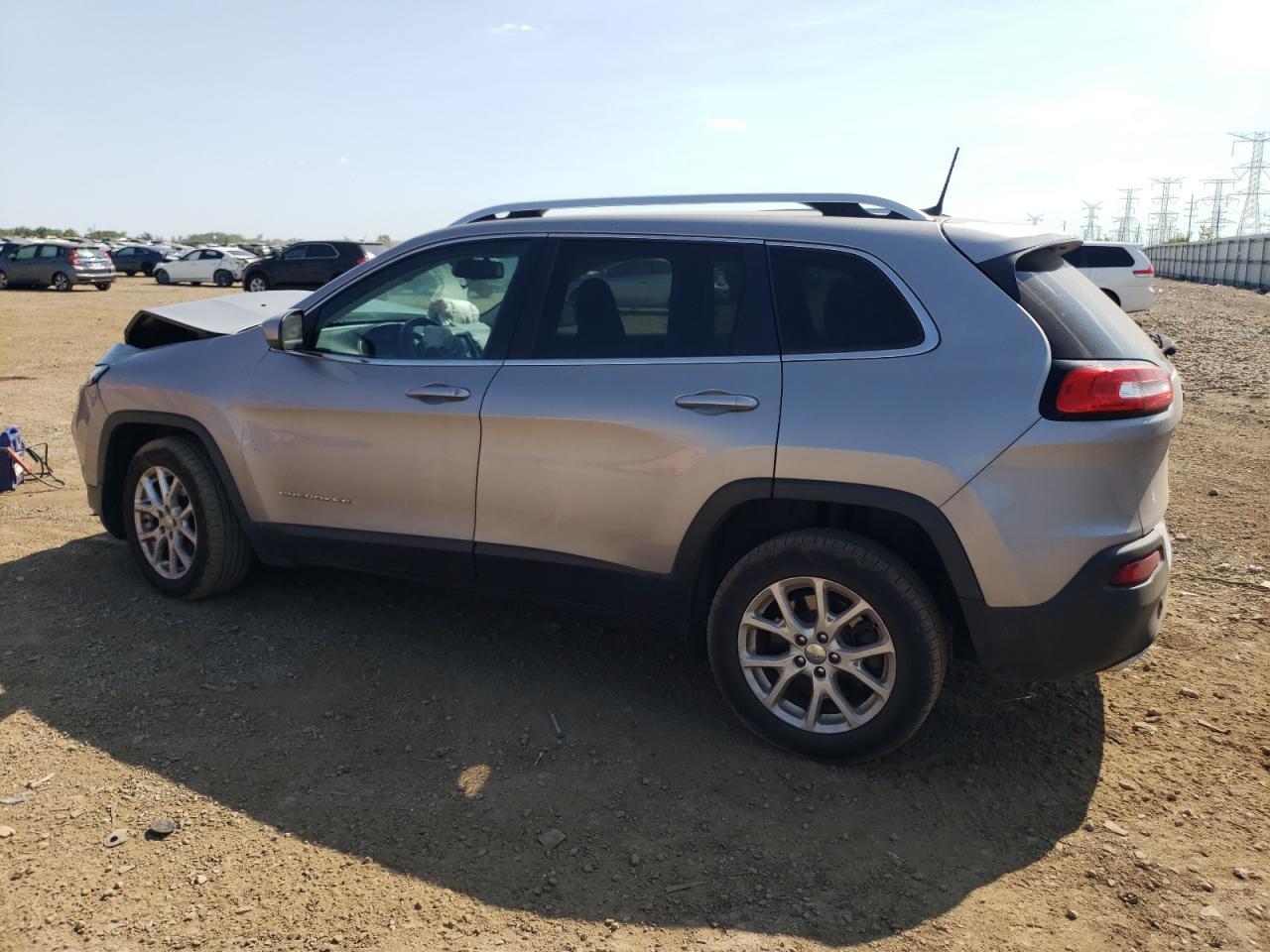 2016 Jeep Cherokee Latitude - Image 2