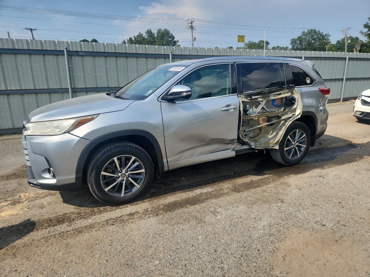 2017 Toyota Highlander Se