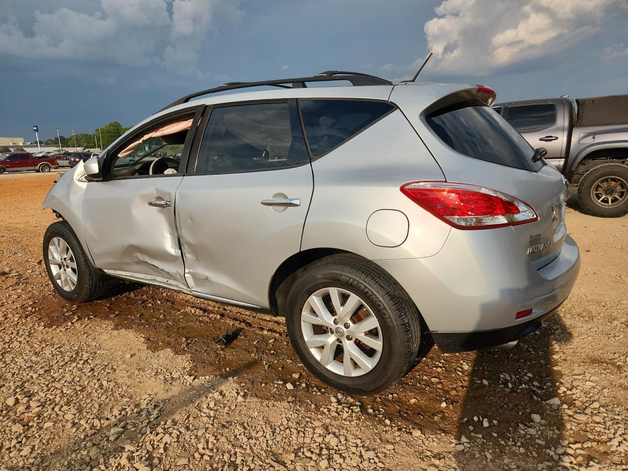2011 Nissan Murano S - Image 2