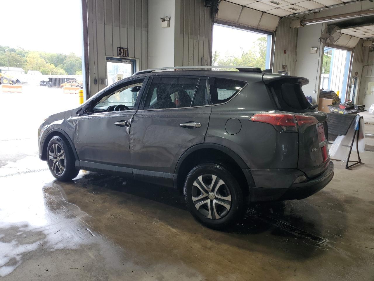 2017 Toyota Rav4 Le - Фото 2