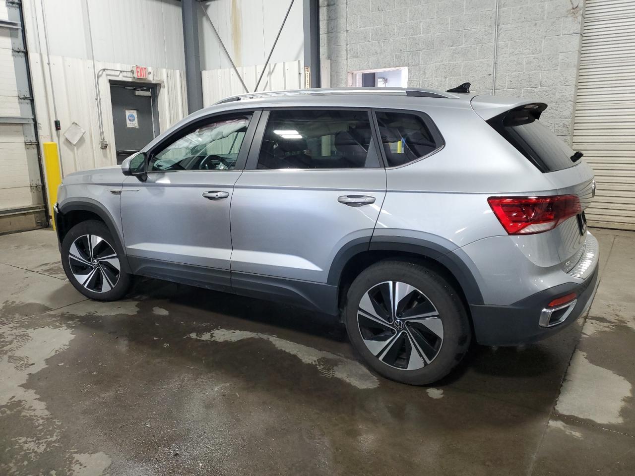 2024 Volkswagen Taos Se - Фото 2