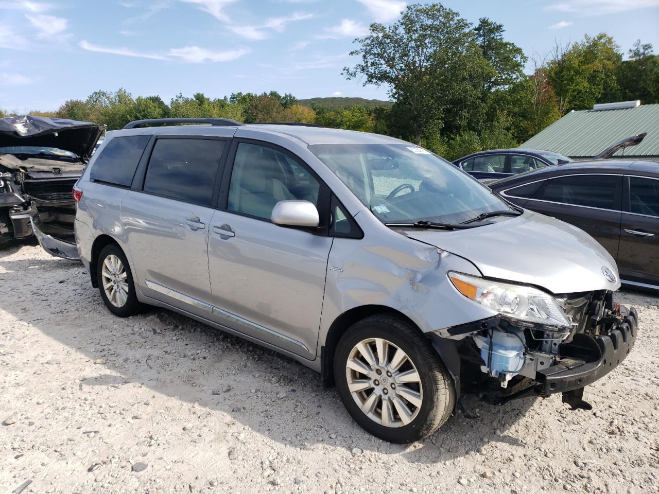 2017 Toyota Sienna Le - Фото 4